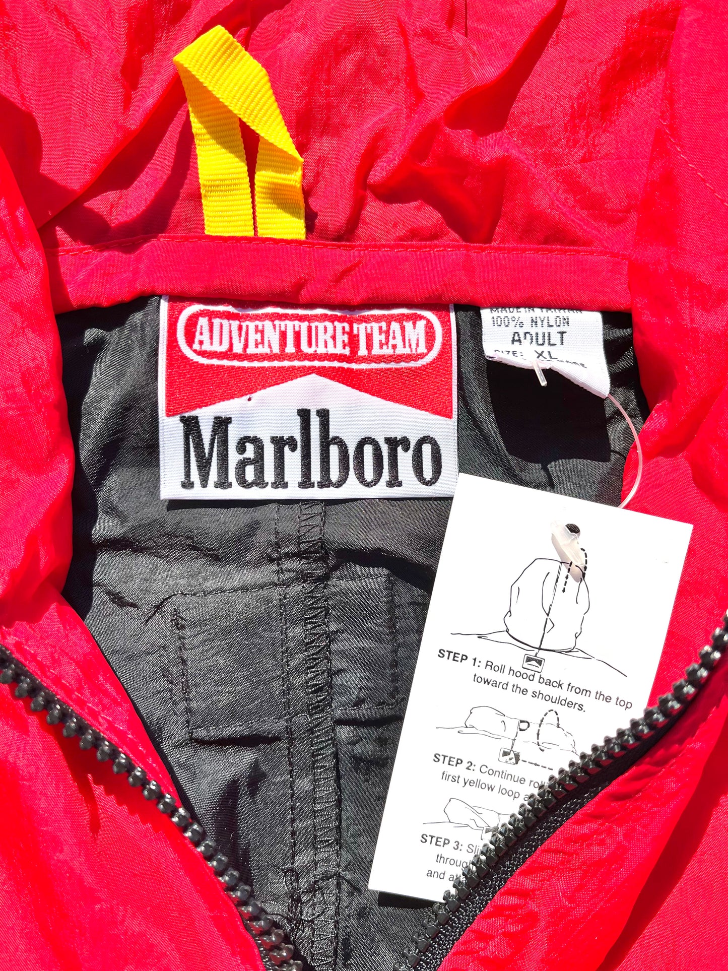 Deadstock Vintage Marlboro Adventure Team Lightweight Windbreaker Jacket XL