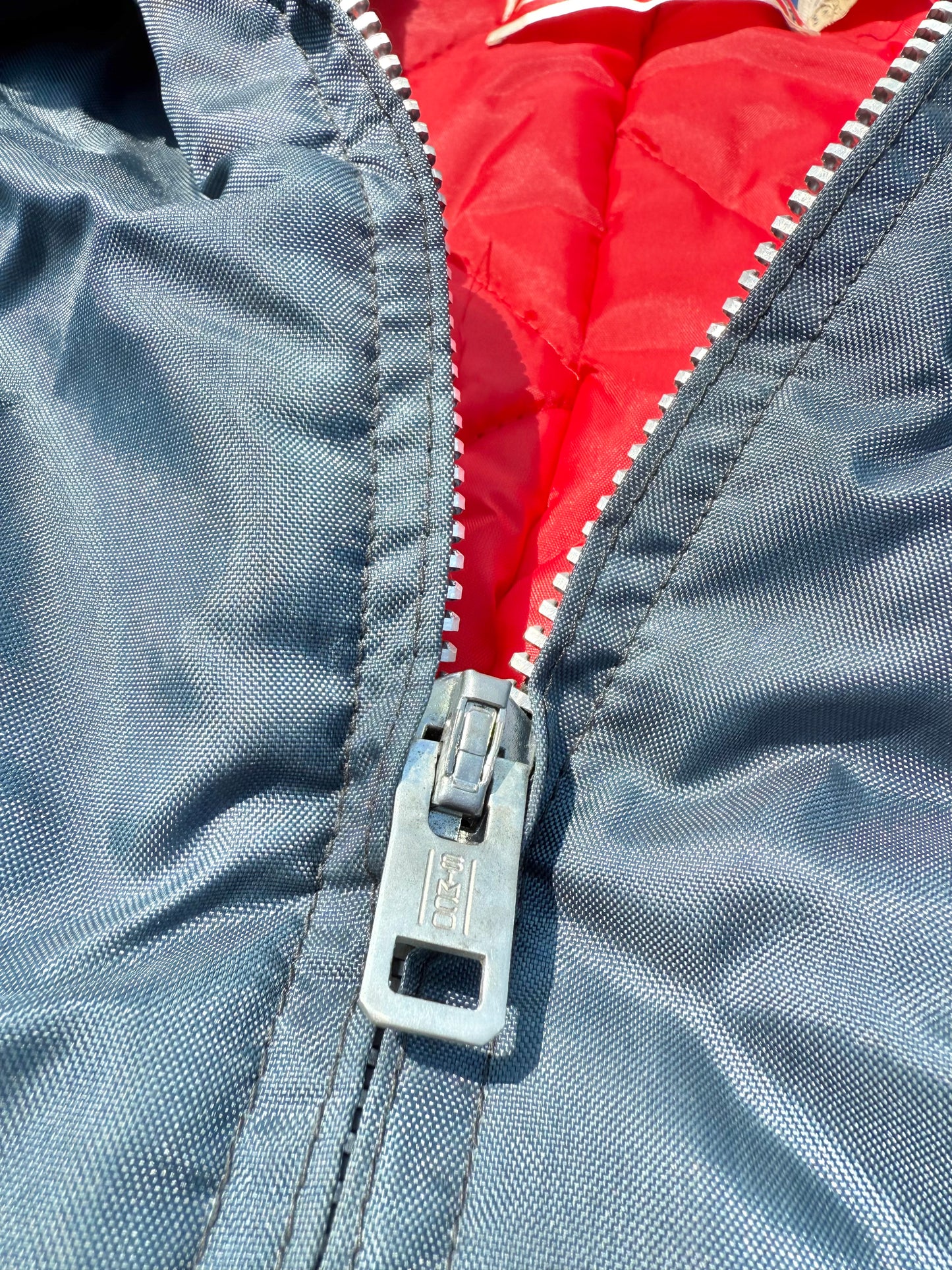 Vintage Retro 70's 80's United Pioneer Insulated Ski Snow Suit Size M Medium Navy Blue/Rainbow