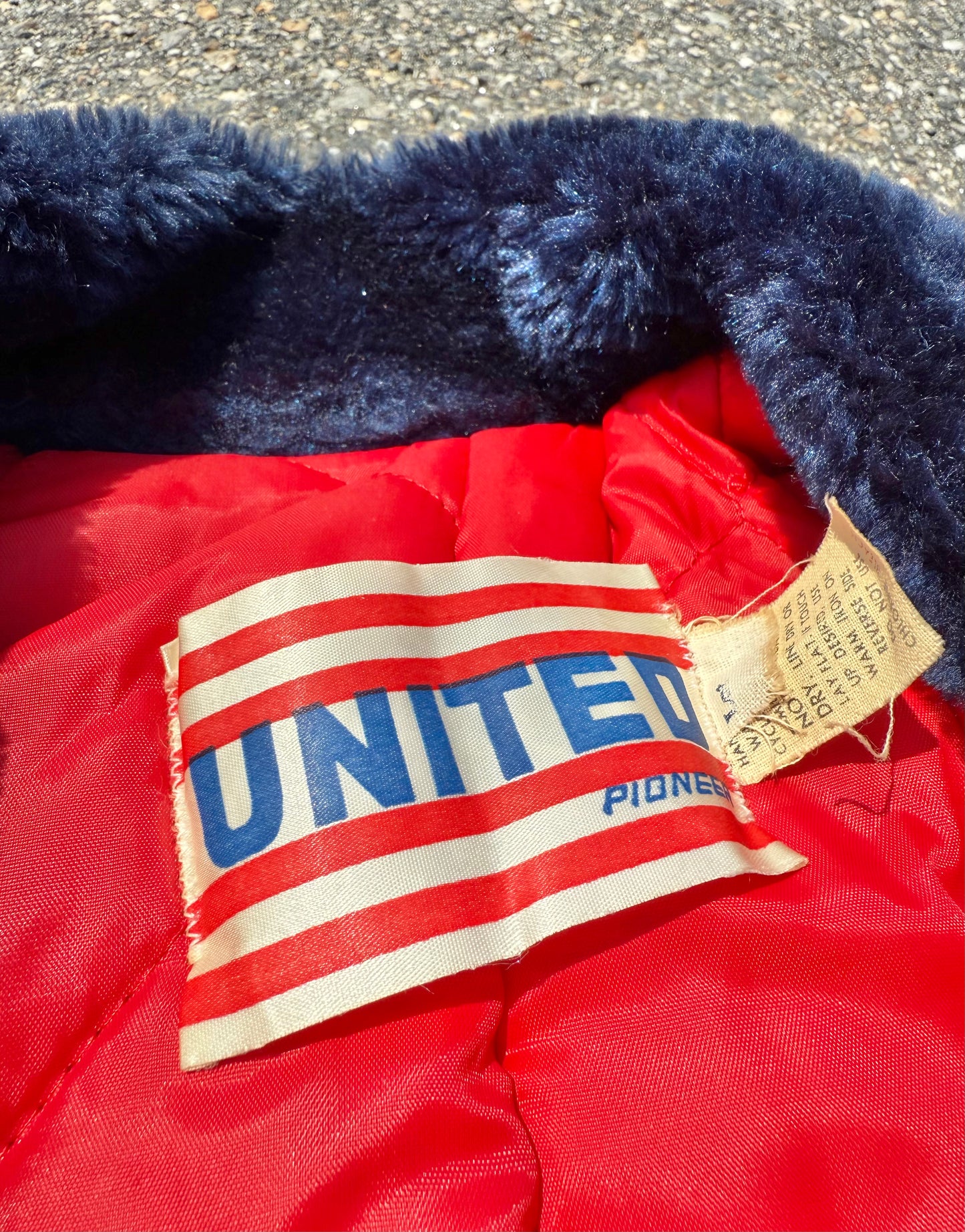 Vintage Retro 70's 80's United Pioneer Insulated Ski Snow Suit Size M Medium Navy Blue/Rainbow