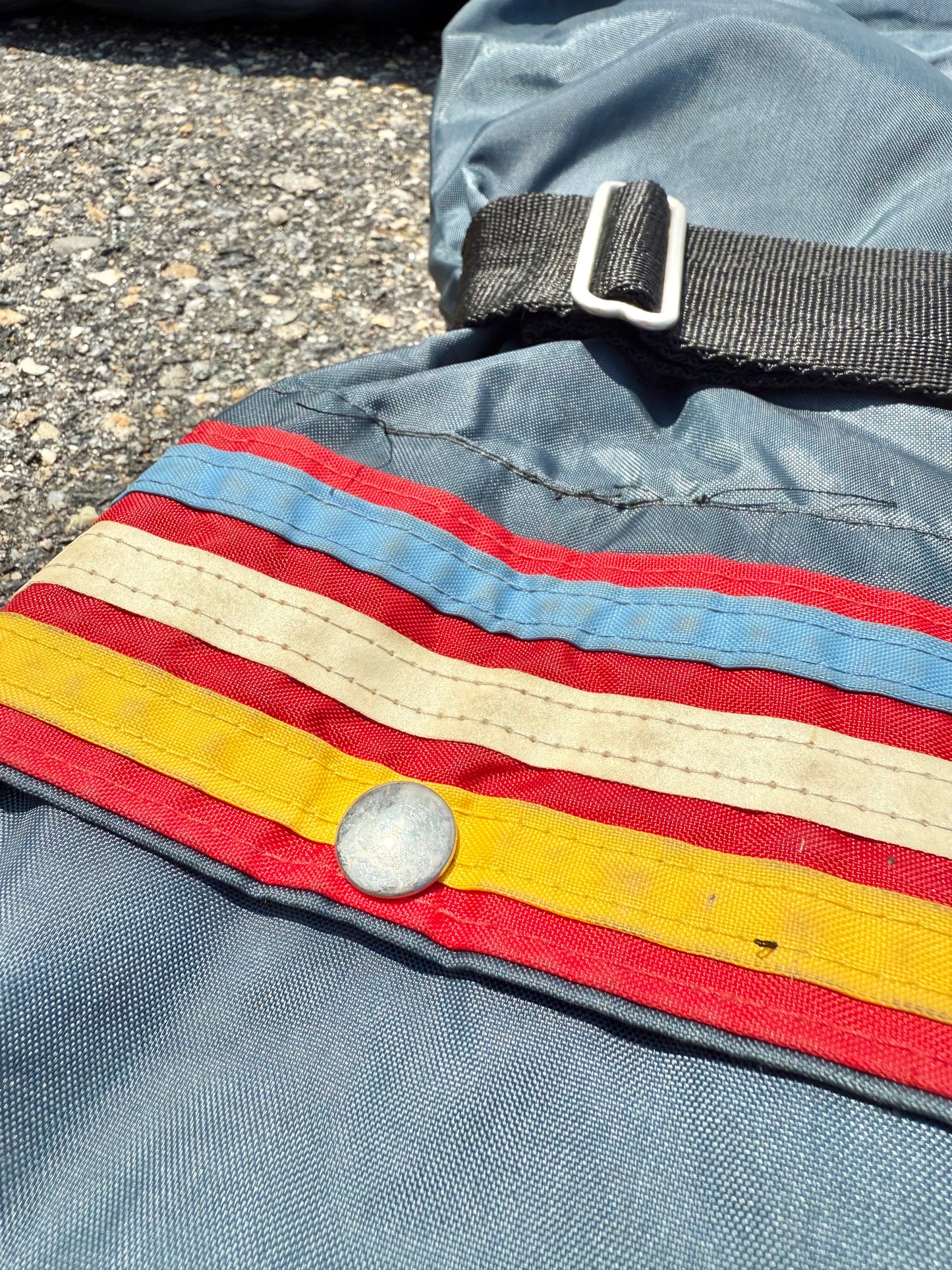 Vintage Retro 70's 80's United Pioneer Insulated Ski Snow Suit Size M Medium Navy Blue/Rainbow