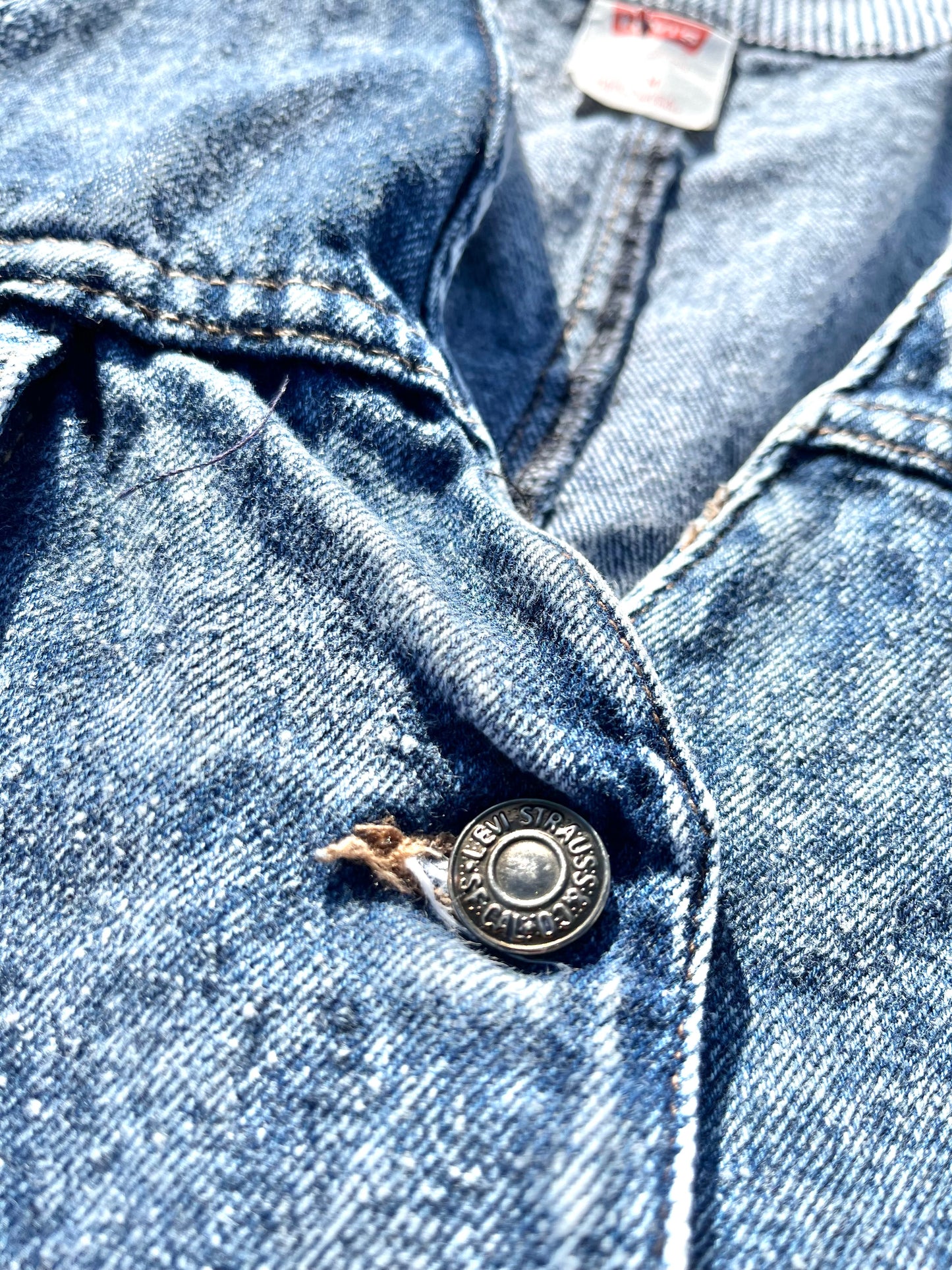 Vintage Levis Cropped Retro 80s Blue Denim Jacket Women's Size M Medium Made in USA