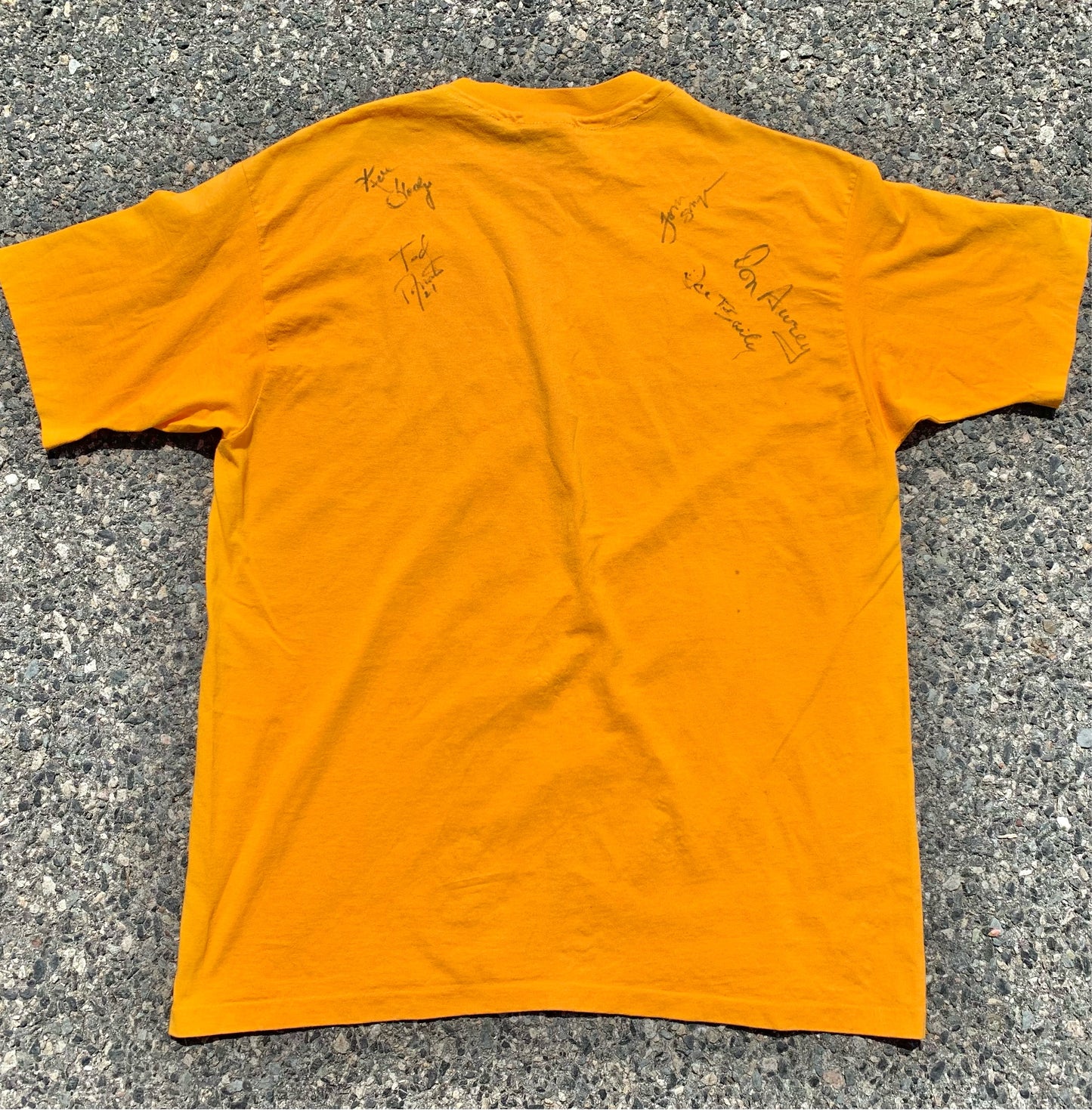 Vintage Boston Bruins Team Autographed 90's NHL Hockey T Shirt Men's Size XL 1990