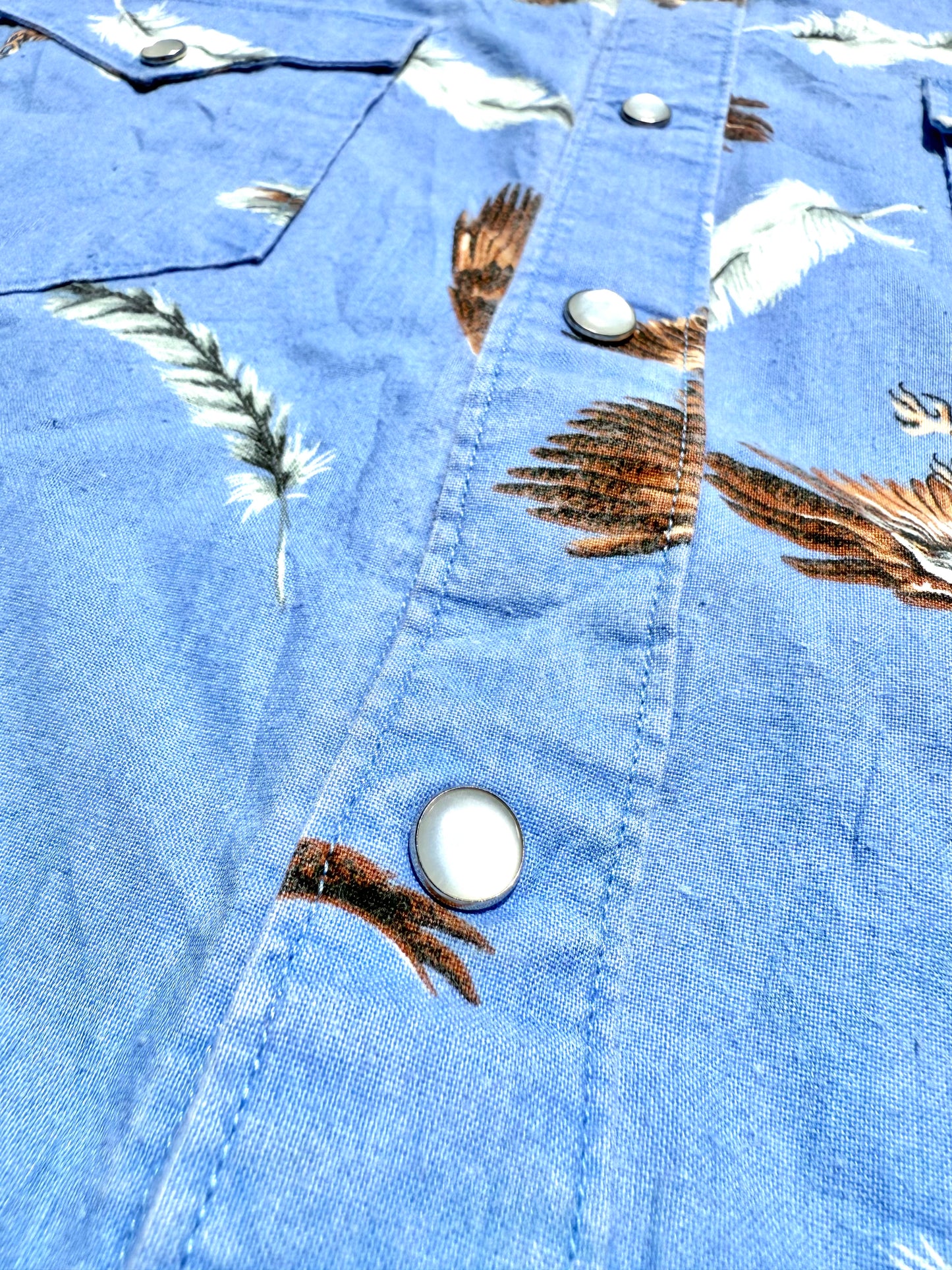 Vintage Eagle Feather All Over Print Pearl Snap Rodeo Western Style Shirt Size M Medium