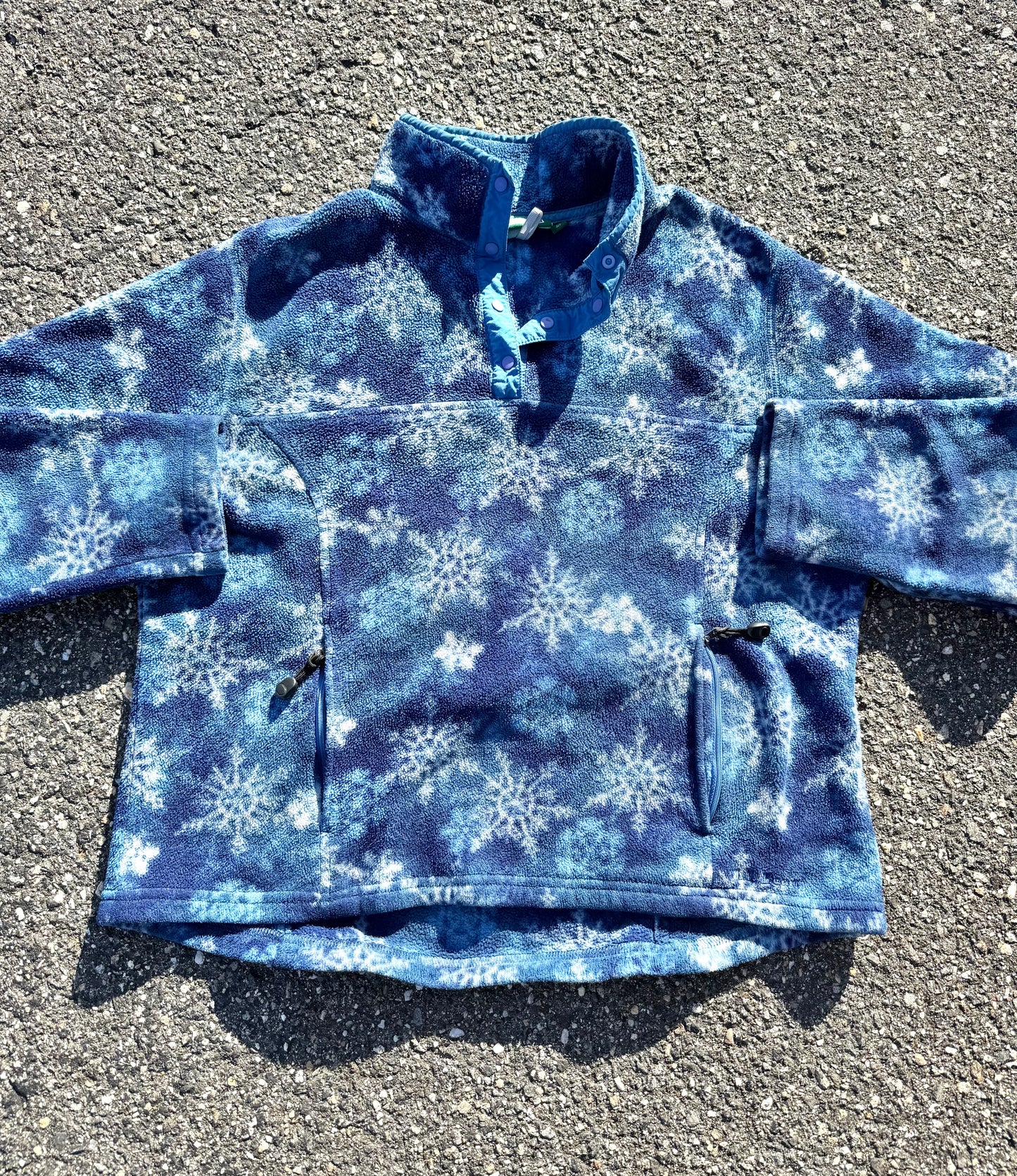 Vintage L.L. Bean Womens 90's All Over Print Snowflake Snap T Fleece Pullover Large