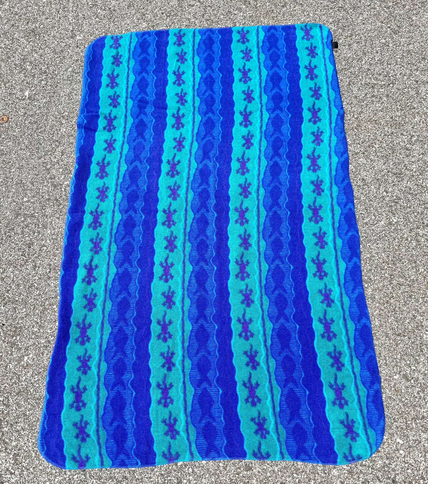 Vintage Chuck Roast 90's Southwestern Lizard Aztec Small Fleece Blanket 52.5 x 32.5 inches