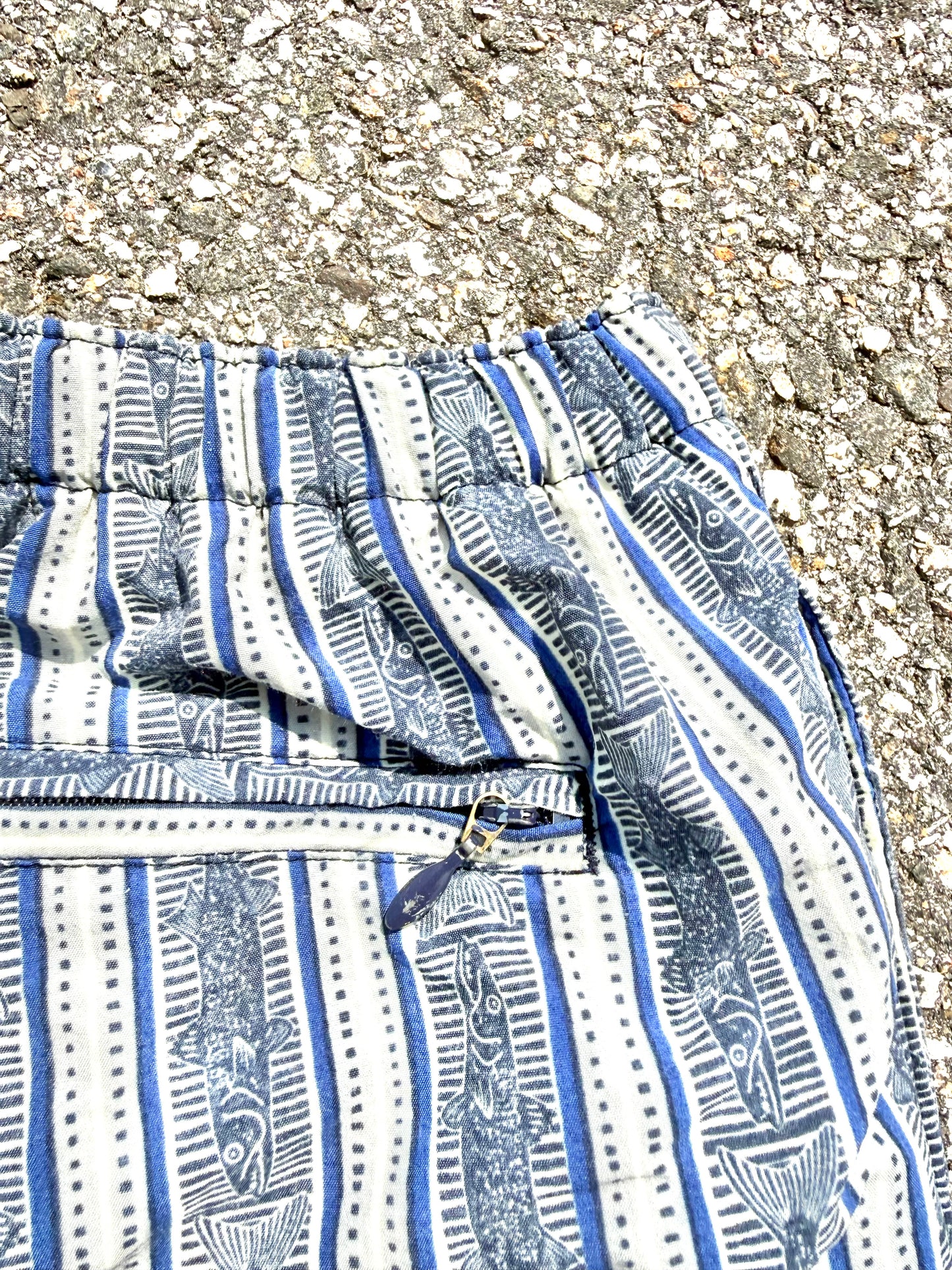 Vintage Columbia All Over Print Fish Lined Belted Shorts Baggies Trunks Large 6 Inch Inseam