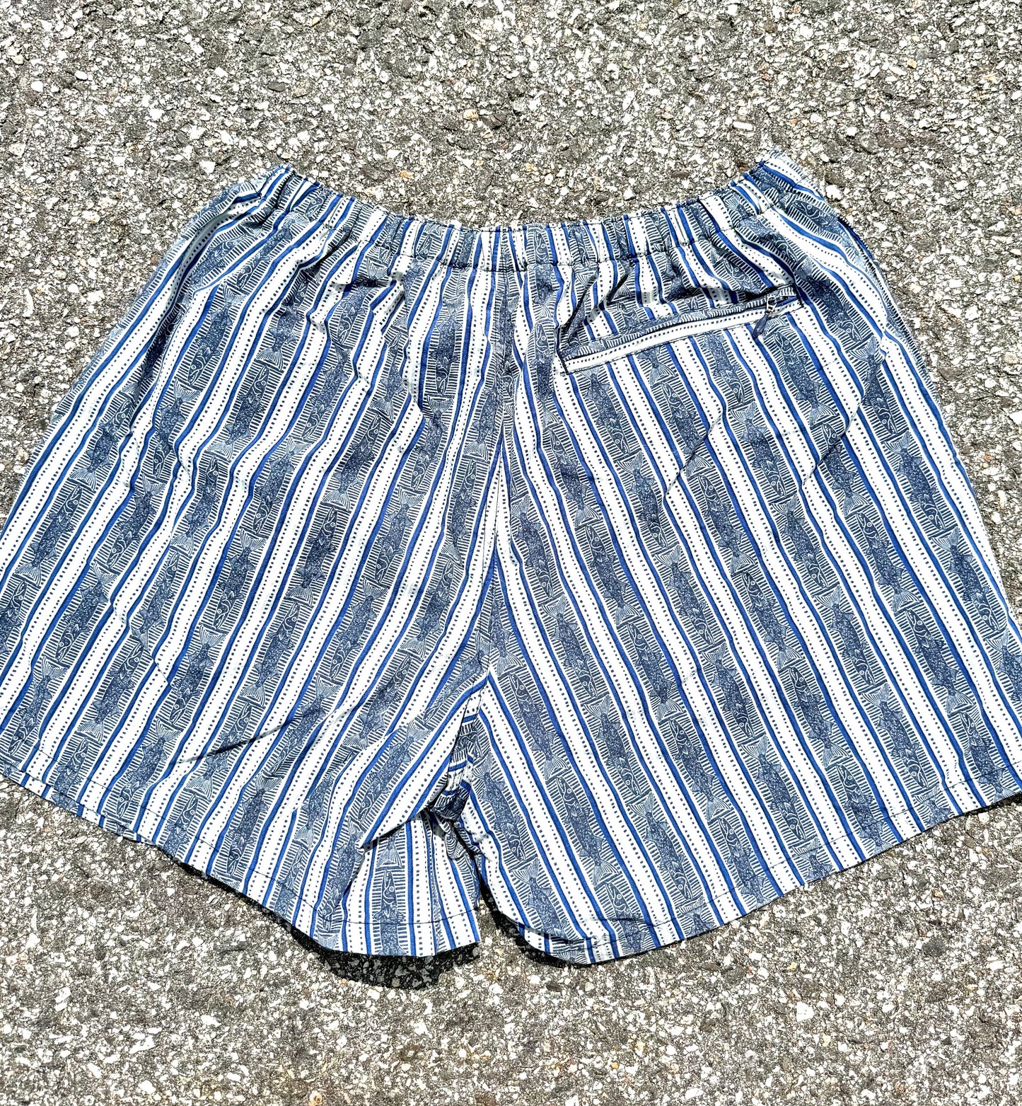 Vintage Columbia All Over Print Fish Lined Belted Shorts Baggies Trunks Large 6 Inch Inseam