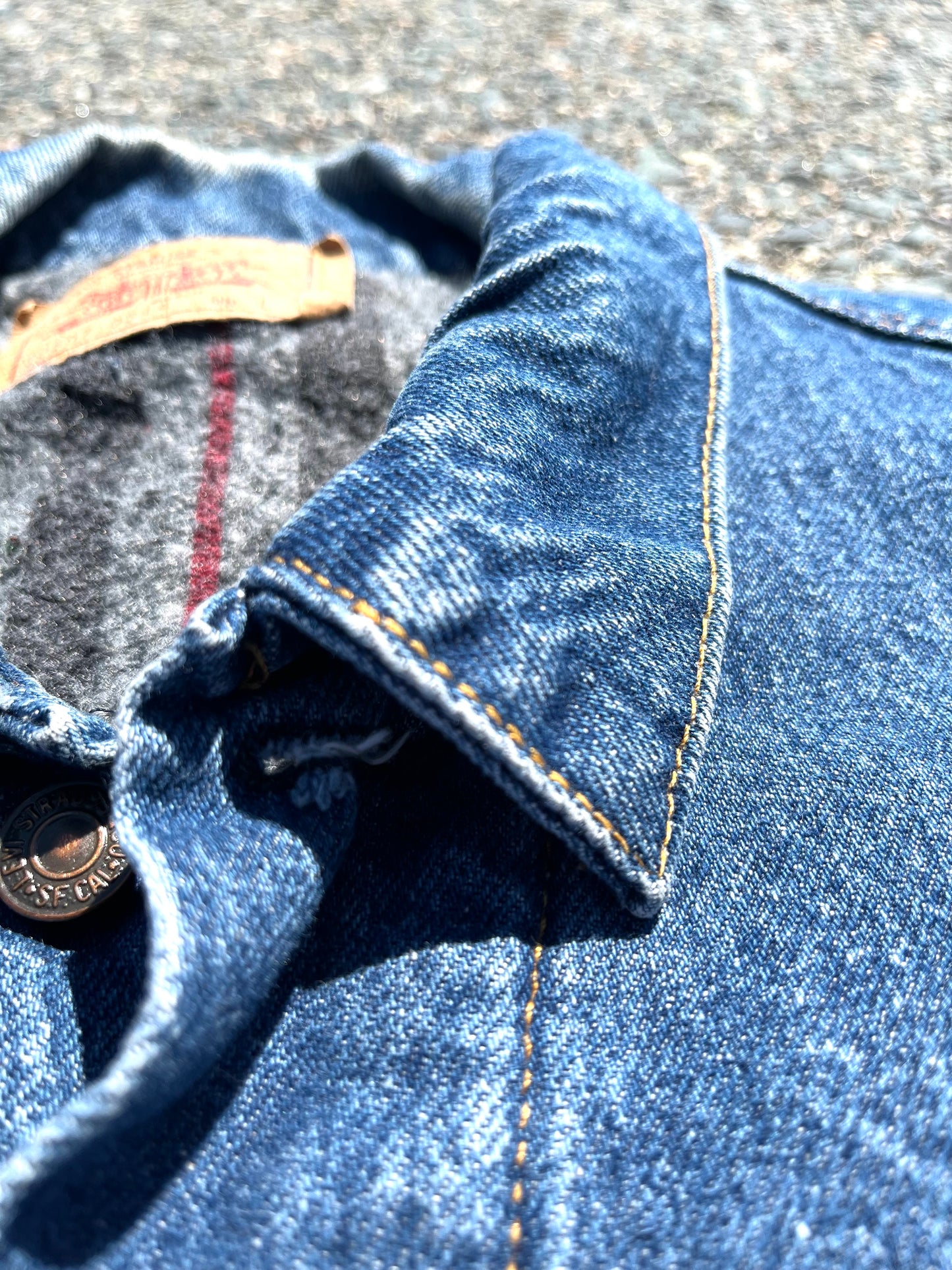 Vintage Levi's Blanket Lined Button Denim Buckle Back Biker Trucker Jacket Size L Large