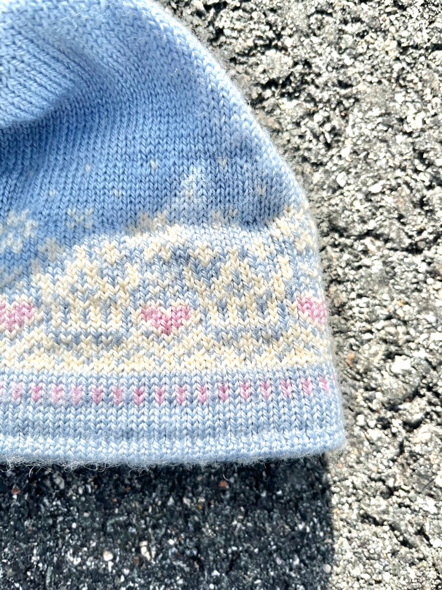 Dale Of Norway Norwegian Wool Knit Pom Pom Beanie Winter Hat Blue and Pink Hearts