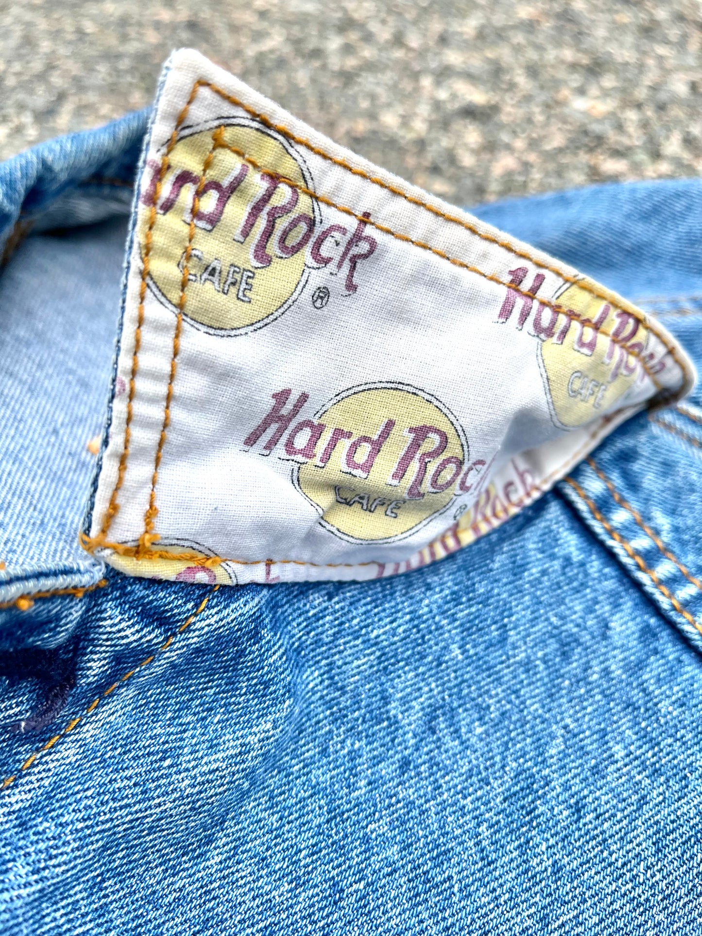 Vintage Hard Rock Cafe Save the Planet 90s Blue Denim Trucker Jean Jacket Size S Small