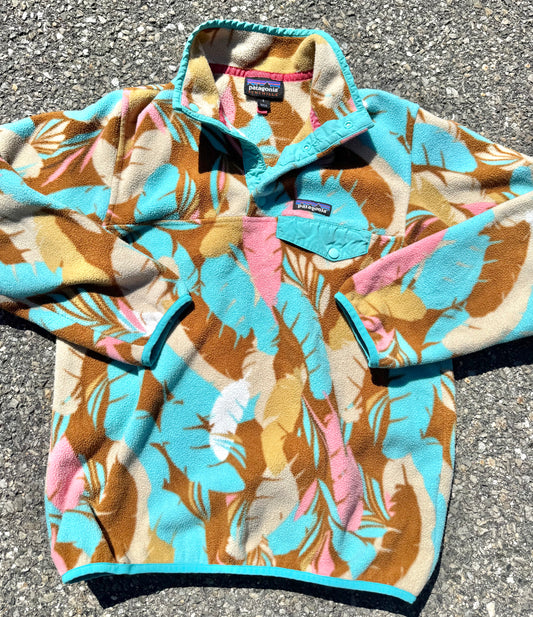 Patagonia Women's Synchilla Snap T Fleece Sweater Small Colorful Feathers 2016