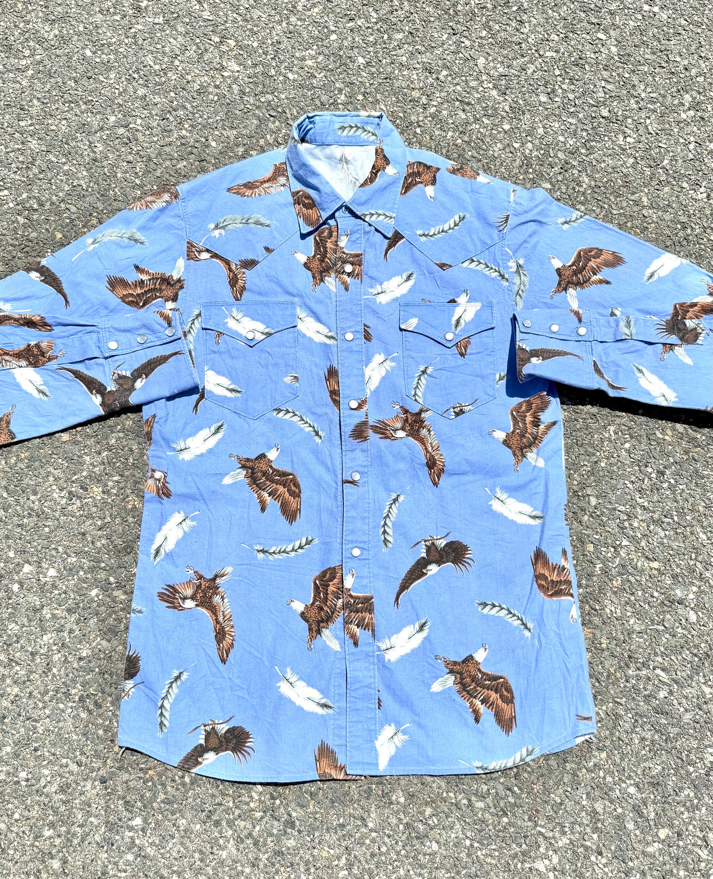 Vintage Eagle Feather All Over Print Pearl Snap Rodeo Western Style Shirt Size M Medium